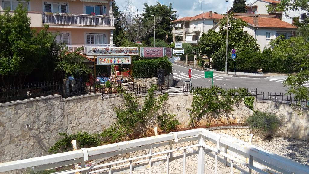 Salt&Sky Apartment Pula Exterior photo