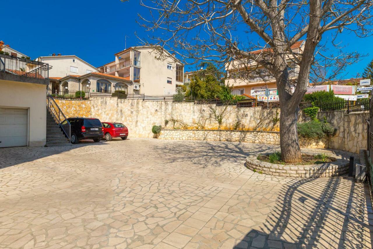 Salt&Sky Apartment Pula Exterior photo